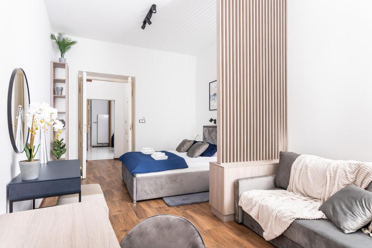 Premium Splendid Old Town Suites - By Upstairs Cracovia Exterior foto
